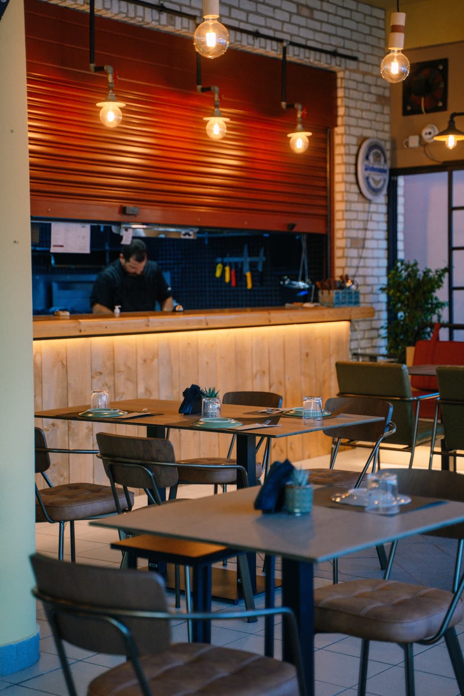 Street Resto Bar Elegant Interior